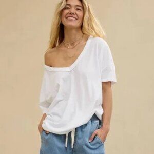 AERIE NWT Distressed Boyfriend Tee White V-Neck Sz. L